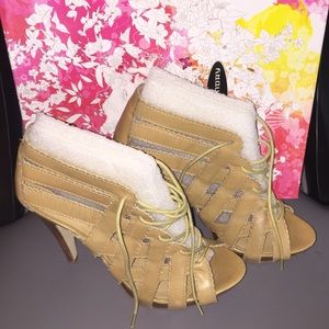 Chinese Laundry Lace up Sandals/heels